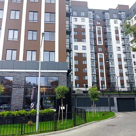 Vip Apartment У Центрі Міста, Новобуджк Театральний,Дуже Простора Rivne Exterior foto