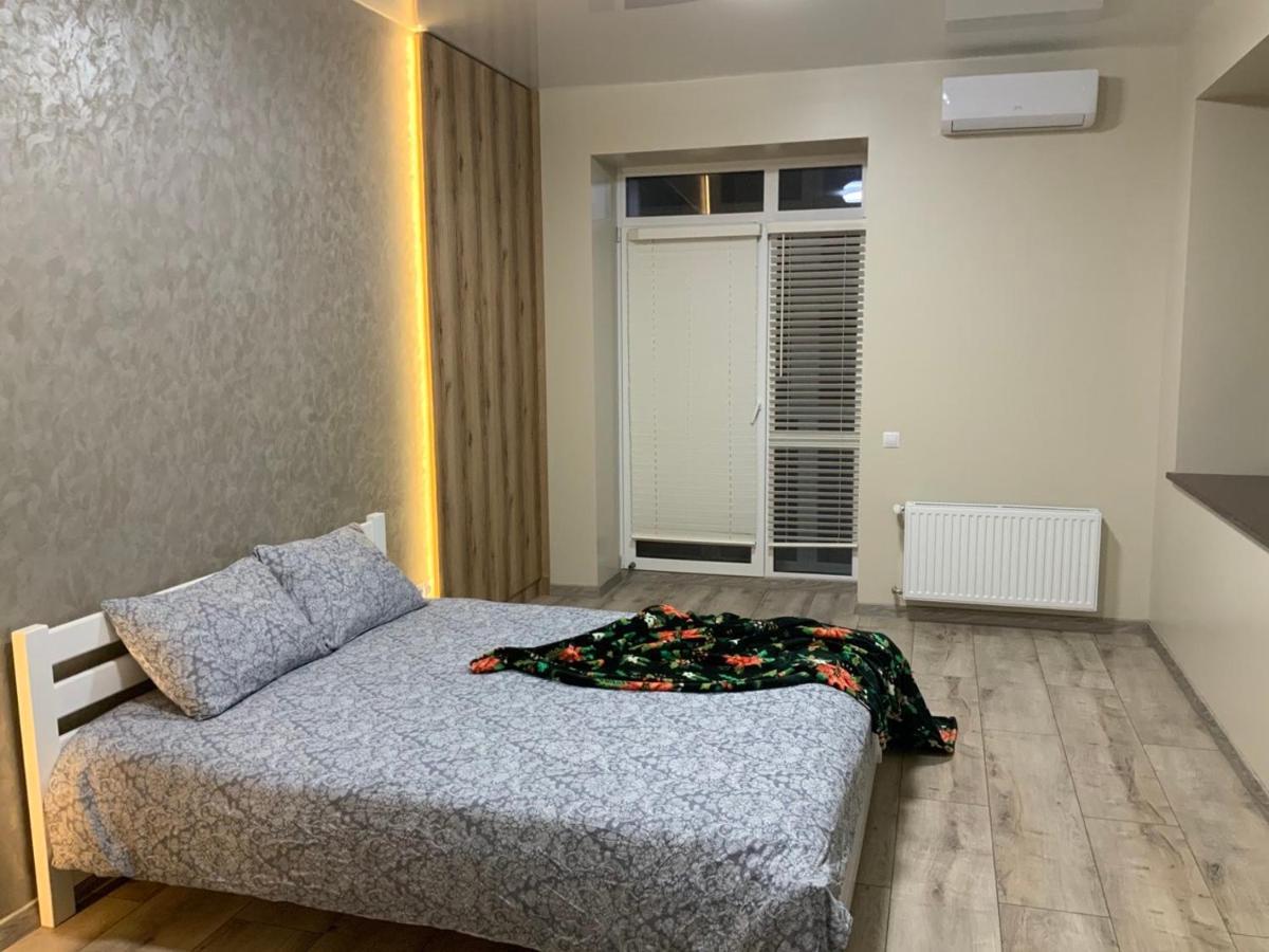 Vip Apartment У Центрі Міста, Новобуджк Театральний,Дуже Простора Rivne Exterior foto